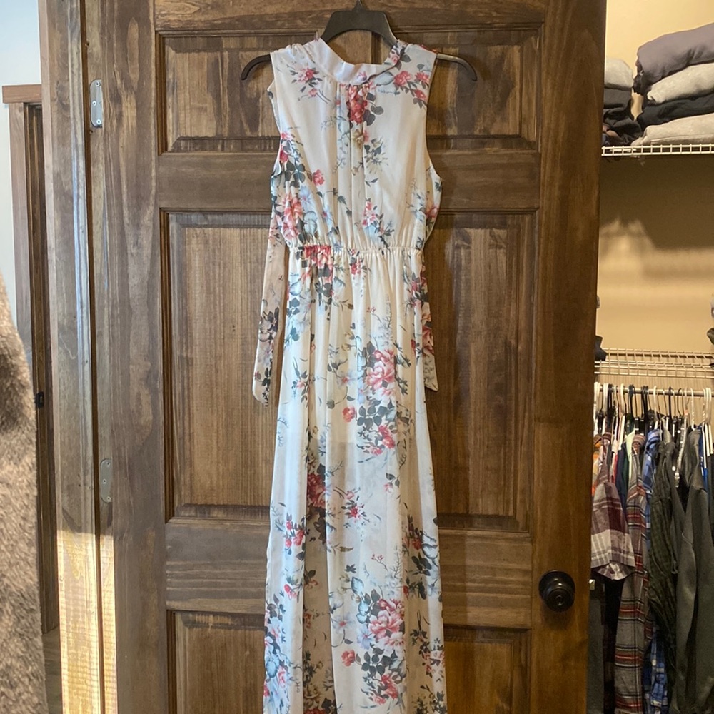 Ladies size small backless tie dress light peach floral